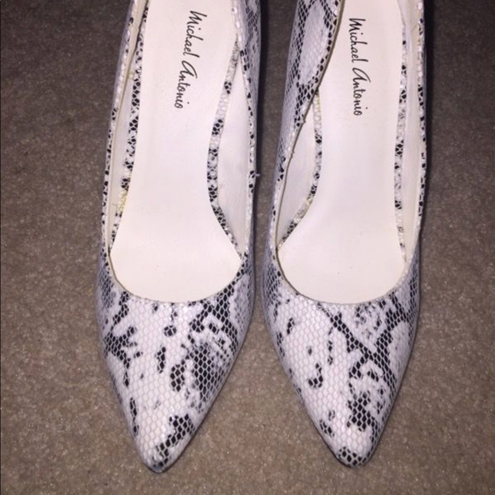 MICHAEL ANTONIO Heels NWOT Size 7.5 - Picture 2 of 4
